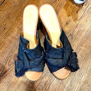 Nine West Dark Denim Bow Fringed Slides Size 10
